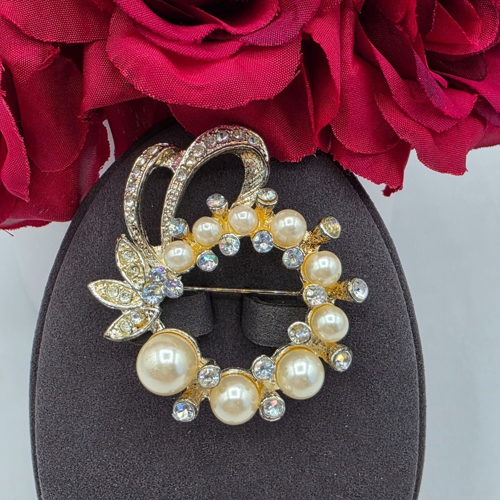 Vintage Faux Pearl Rhinestone‎ Brooch Wreath Pin Gold Tone Jewelry Glamorous